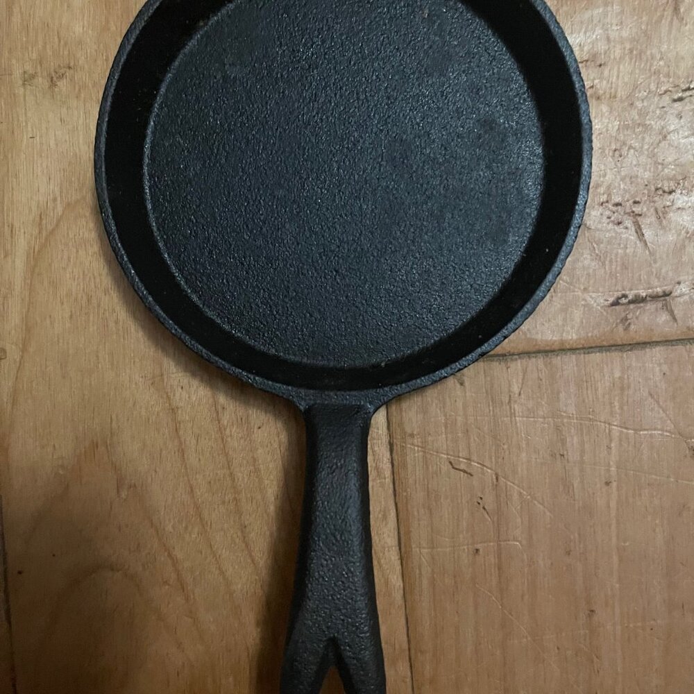 5 Inch Cast Iron Mini Small 1 Egg Skillet Griddle Pancake Frying Pan Unmarked